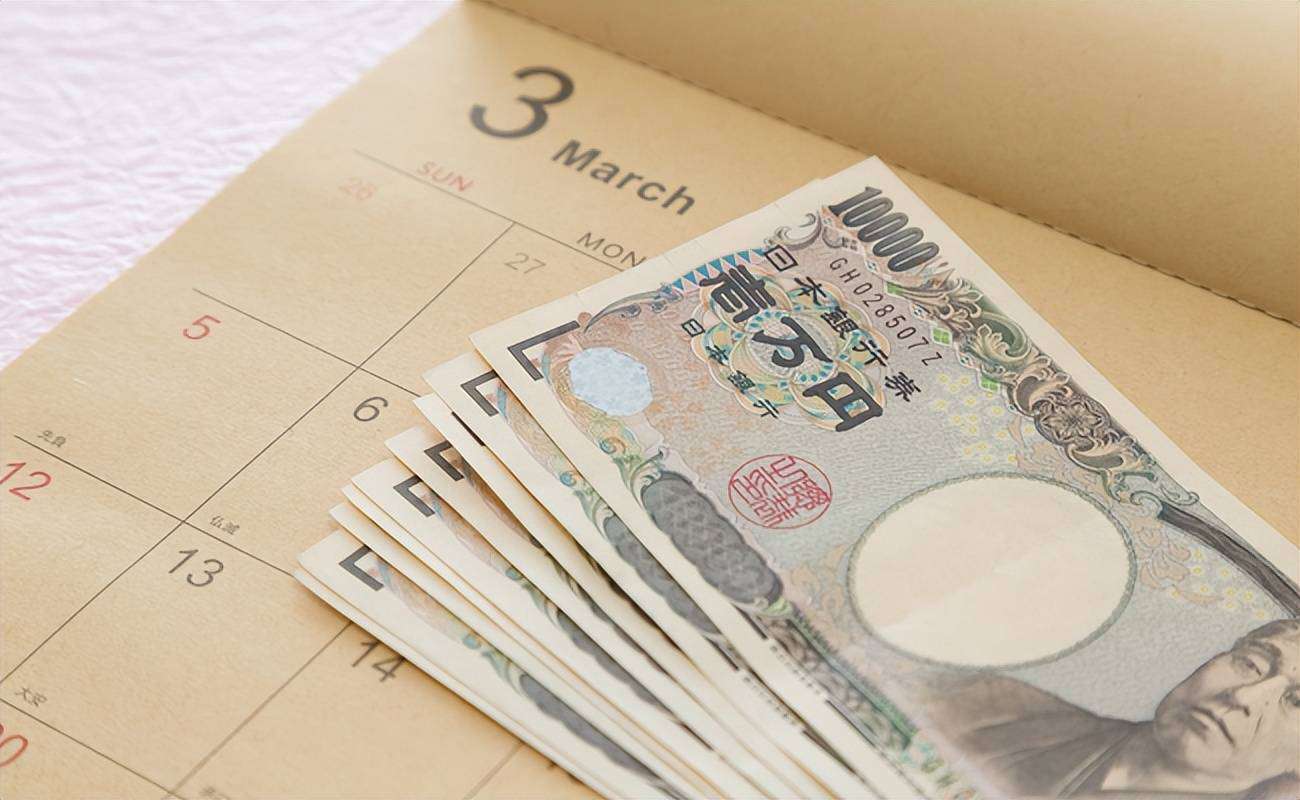 中日大学生生活费对比：日本家长给的这么少？8成人靠兼职赚钱！
