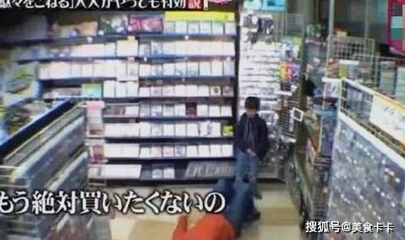 儿子想买玩具，爸爸当场打滚，儿子：起来，我不买了，太丢人了