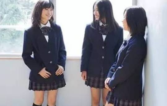 日本的学生有多早熟？打扮化妆都不是事，网友：再次被刷新三观